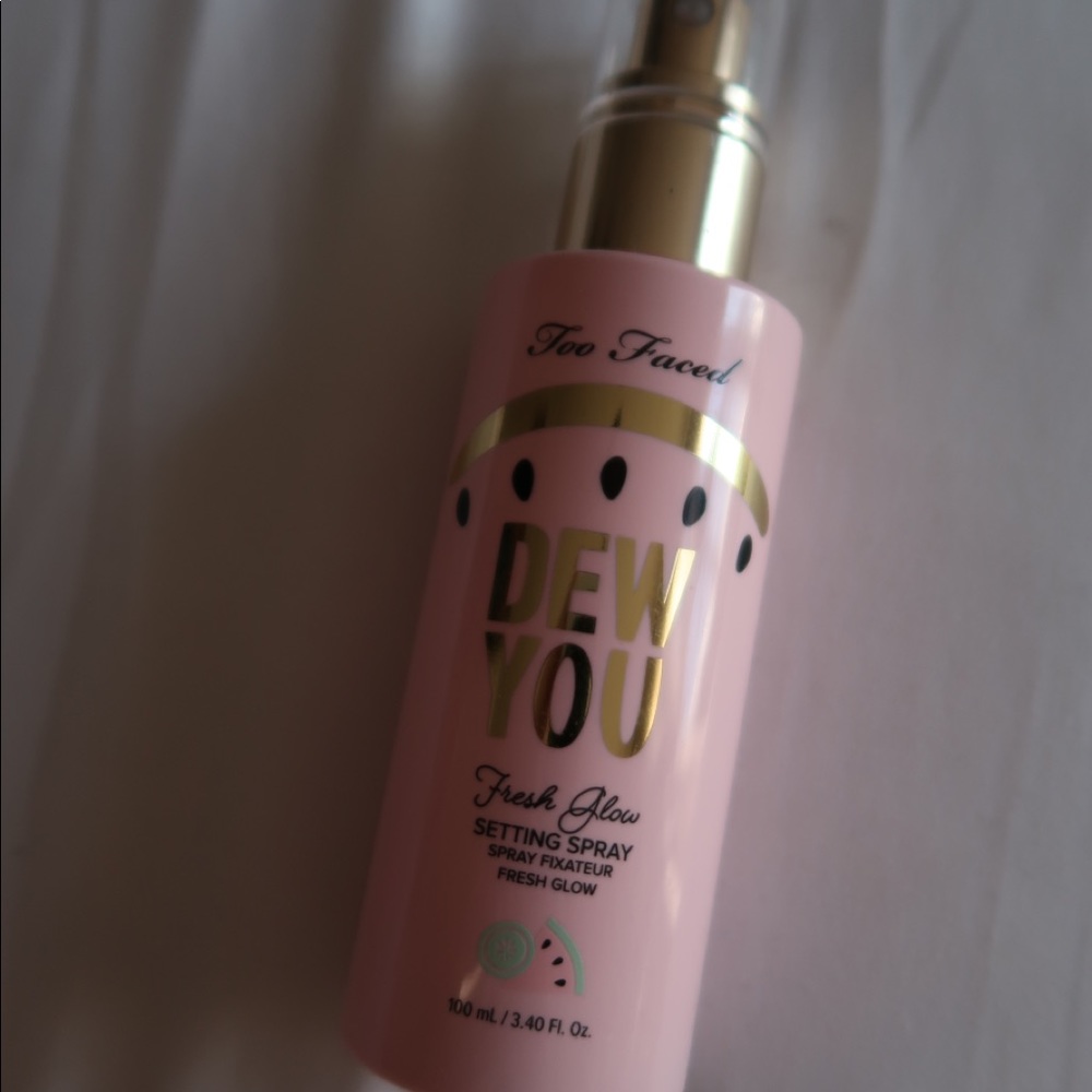 Too faced setting spray